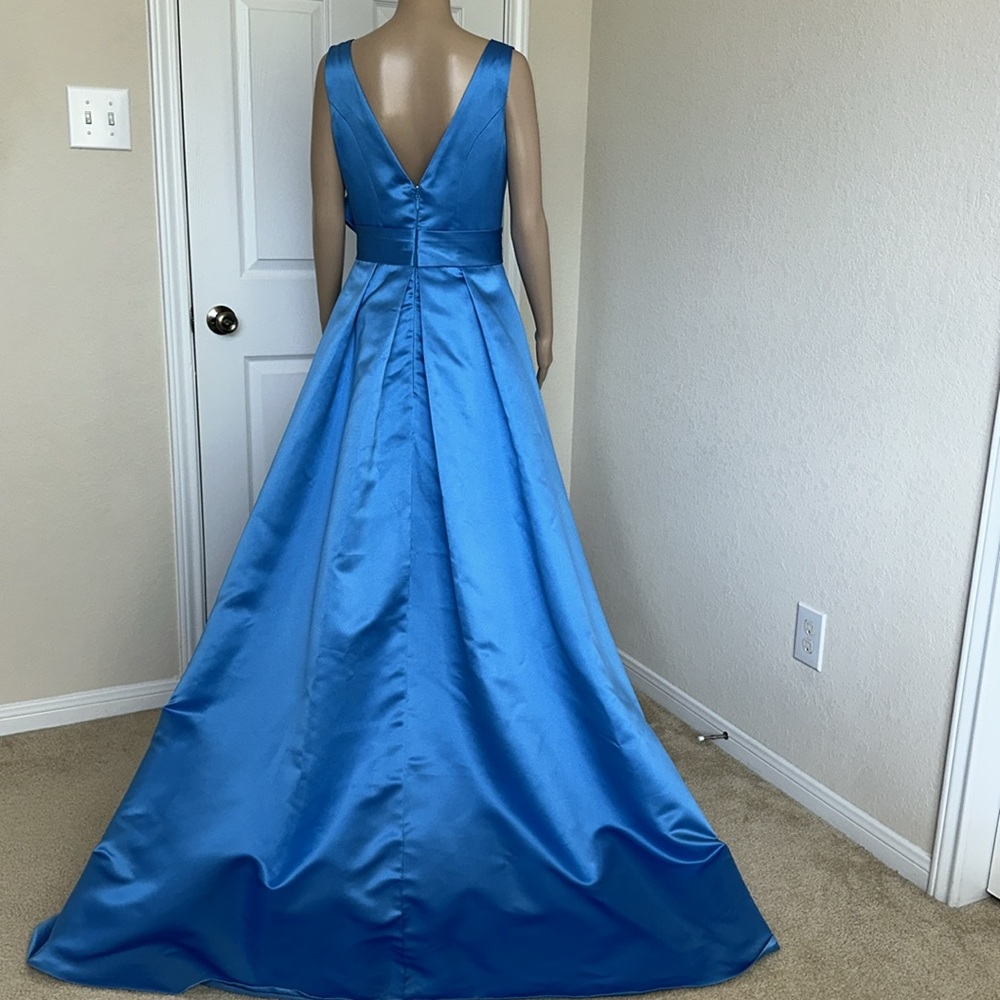 Mother of The Bride Elegant Blue MISSACC Evening Gown! - Picture 3 of 16